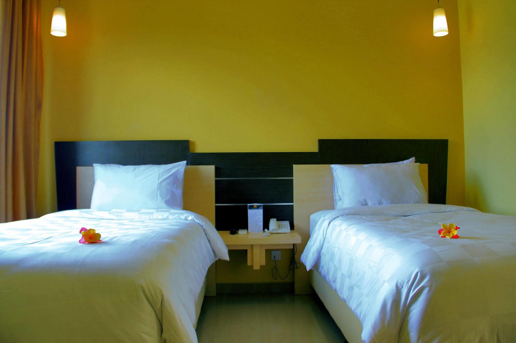 M Hotel Mataram Exterior photo