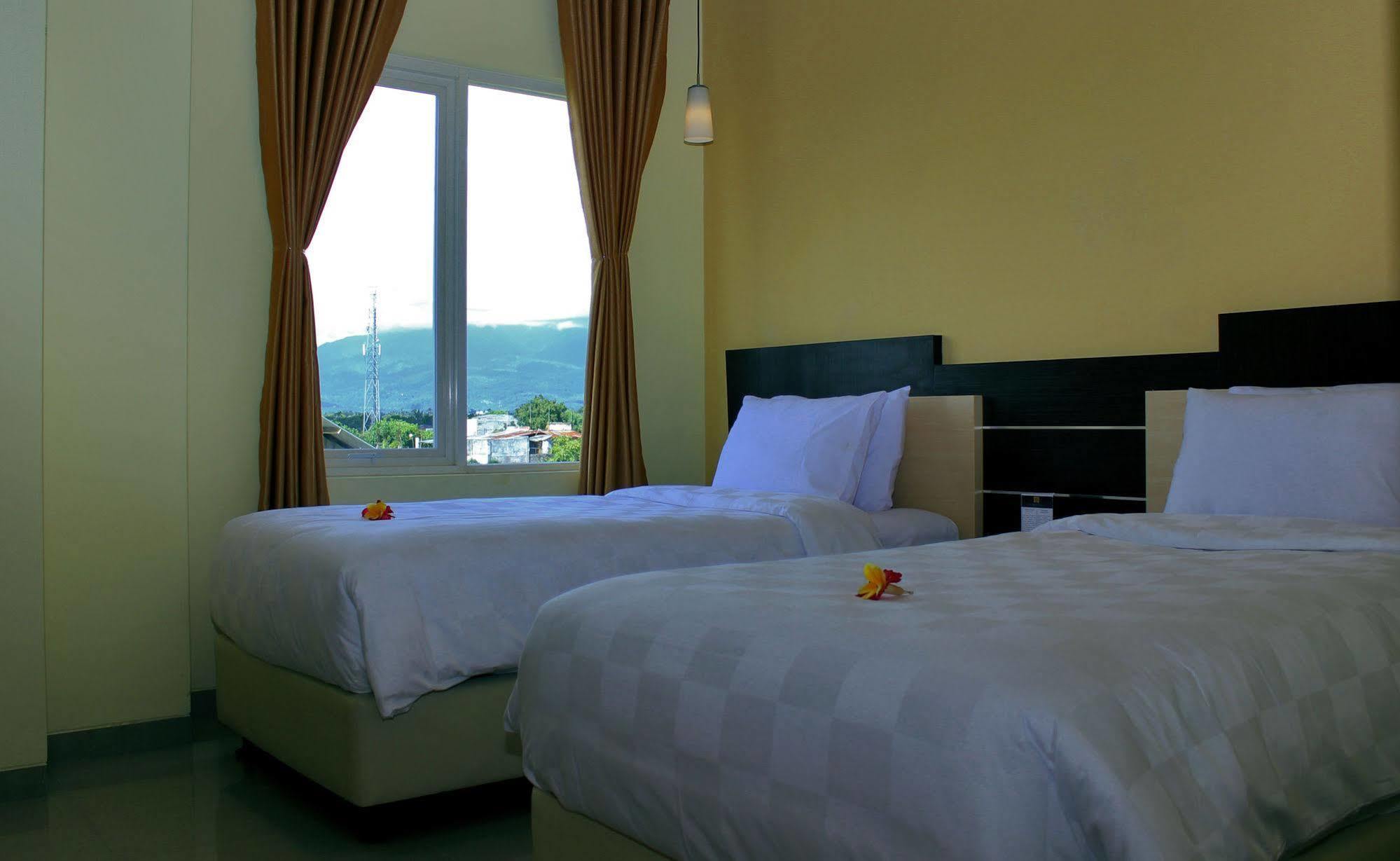 M Hotel Mataram Exterior photo