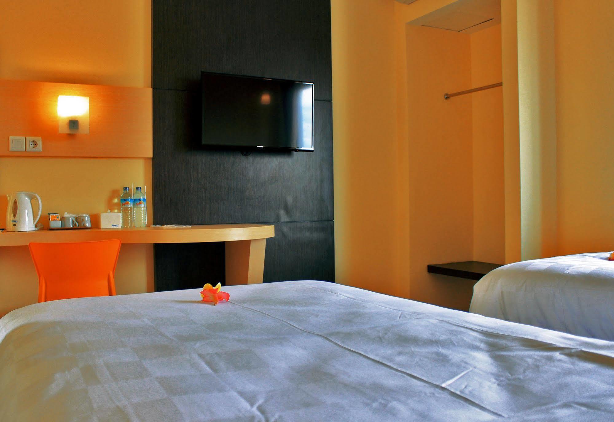 M Hotel Mataram Exterior photo
