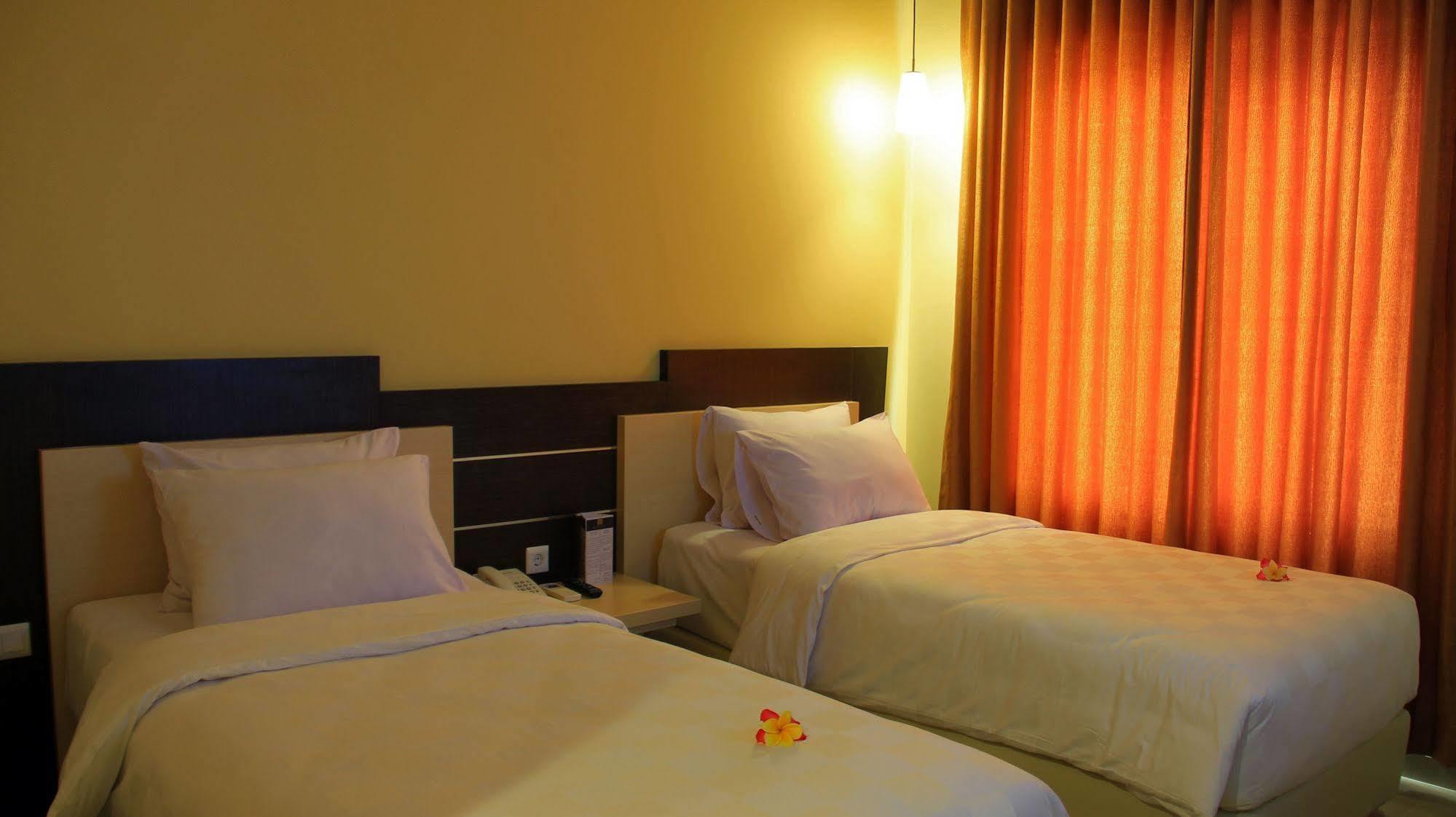 M Hotel Mataram Exterior photo