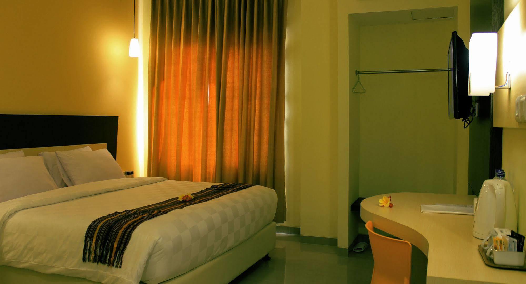 M Hotel Mataram Exterior photo